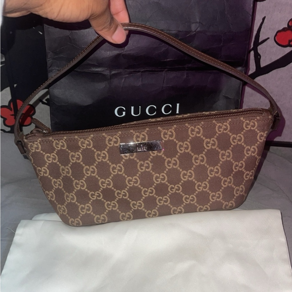 AUTHENTIC Gucci purse. worn Twice. - Picture 2 of 5